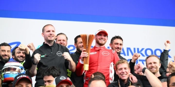 Oliver Rowland of Great Britain and Nissan Formula E Team Race winner during the Mexico City E-Prix, Round 2 of the 2025 FIA Formula E World Championship at Autodromo Hermanos Rodriguez on January 11, 2025 in Mexico City, Mexico