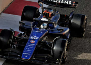 Carlos Sainz discovered a positive surprise on his debut run with Williams