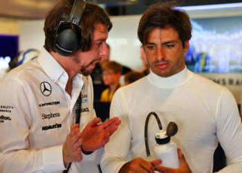 Carlos Sainz has urged Williams to put close attention on the minute details