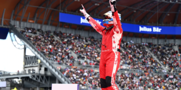 Oliver Rowland of Great Britain and Nissan Formula E Team celebrates winning the race during the Mexico City E-Prix, Round 2 of the 2025 FIA Formula E World Championship at Autodromo Hermanos Rodriguez on January 11, 2025 in Mexico City, Mexico