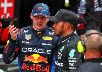 (L to R): Winner Max Verstappen (NLD) Red Bull Racing with second placed Lewis Hamilton (GBR) Mercedes AMG F1 in Sprint parc ferme. 20.04.2024. Formula 1 World Championship, Rd 5, Chinese Grand Prix, Shanghai, China, Sprint and Qualifying Day