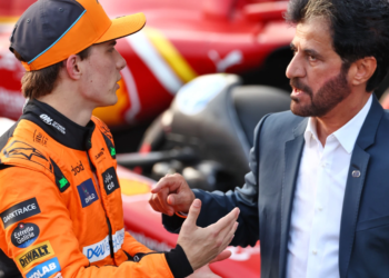 Oscar Piastri (AUS) McLaren in qualifying parc ferme with Mohammed Bin Sulayem (UAE) FIA President. 14.09.2024. Formula 1 World Championship, Rd 17, Azerbaijan Grand Prix, Baku Street Circuit, Azerbaijan, Qualifying Day