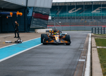 McLaren became the first team to shakedown its 2025 car, the MCL39 - Credit: McLaren