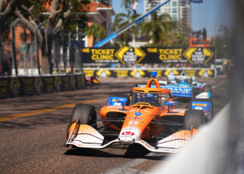 Dixon race around the streets of St. Petersburg with no communication. Photo: Kevin Dejewski