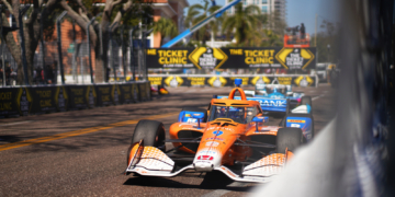 Dixon race around the streets of St. Petersburg with no communication. Photo: Kevin Dejewski