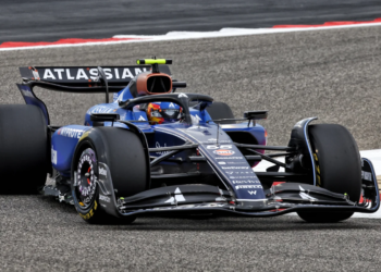 Carlos Sainz has tempered expectations surrounding Williams' 2025 prospects