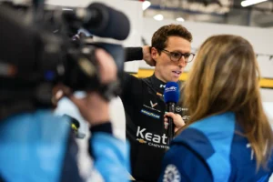 Daniel Juncadella held off Gregoire Saucy's #59 McLaren in the final 30 minutes of the Qatar 1812 km