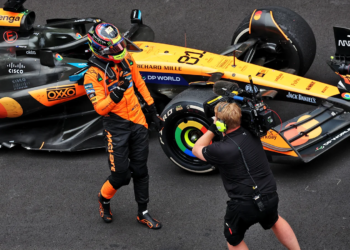 Oscar Piastri led from lights to flag in the F1 Chinese GP