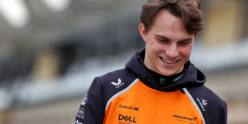 Oscar Piastri signed a multi-year contract extension with McLaren on the eve of the F1 Australian GP