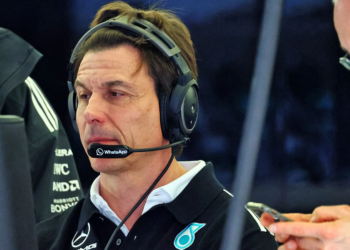 Toto Wolff found himself looking for Ferrari driver Lewis Hamilton on the Australian GP timing screens