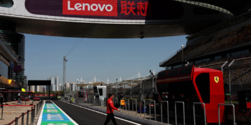 Circuit atmosphere - pit lane. 18.04.2024. Formula 1 World Championship, Rd 5, Chinese Grand Prix, Shanghai, China, Preparation Day