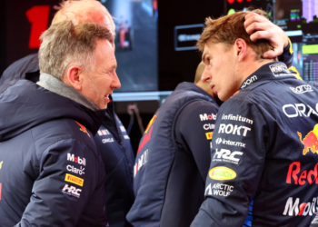 (L to R): Christian Horner (GBR) Red Bull Racing Team Principal with Max Verstappen (NLD) Red Bull Racing. 21.11.2024. Formula 1 World Championship, Rd 22, Las Vegas Grand Prix, Las Vegas, Nevada, USA, Practice Day