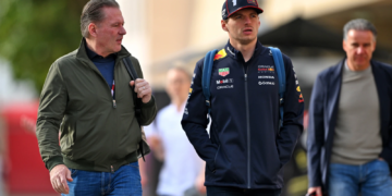 (L to R): Jos Verstappen (NLD) with his son Max Verstappen (NLD) Red Bull Racing. 26.02.2025. Formula 1 Testing, Sakhir, Bahrain, Day One
