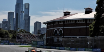 Lando Norris fastest, Oliver Bearman crashes, in Australia FP1