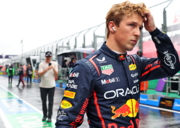 Liam Lawson (NZL) Red Bull Racing. 16.03.2025. Formula 1 World Championship, Rd 1, Australian Grand Prix, Albert Park, Melbourne, Australia, Race Day