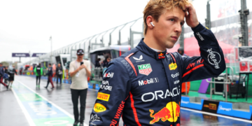 Liam Lawson (NZL) Red Bull Racing. 16.03.2025. Formula 1 World Championship, Rd 1, Australian Grand Prix, Albert Park, Melbourne, Australia, Race Day