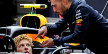 Liam Lawson (NZL) Red Bull Racing RB21. 20.03.2025. Formula 1 World Championship, Rd 2, Chinese Grand Prix, Shanghai, China, Preparation Day