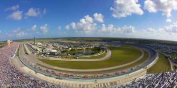 21.11.2010 Homestead-Miami, USA Early race action - Homestead Miami Speedway, Ford 400, NASCAR, Sprint Cup Series