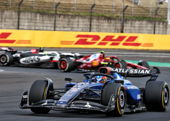 Carlos Sainz needs to shake-off Ferrari 'habits' in order to prosper at Williams