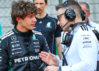 Mercedes rookie Kimi Antonelli is benefiting from Bono's experience