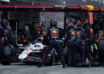 Red Bull missing crew members contributed to Max Verstappen's slow stop in Japan