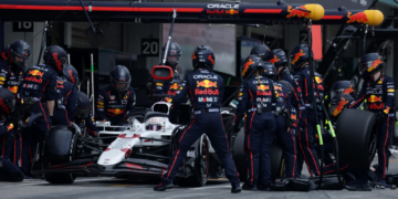 Red Bull missing crew members contributed to Max Verstappen's slow stop in Japan