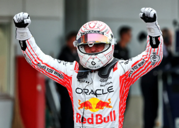 Max Verstappen kept the McLarens at bay to win the F1 Japanese GP