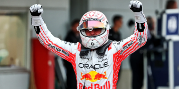 Max Verstappen kept the McLarens at bay to win the F1 Japanese GP