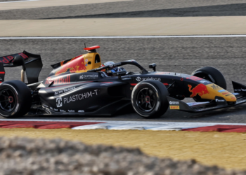 Nikola Tsolov kickstarted his F3 championship campaign with a statement victory in Bahrain