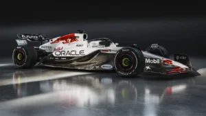 The design takes cues from Honda's first F1 winner, the RA272