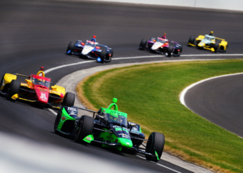 Palou was often among a gaggle of cars during busy Monday practice. Photo: Kevin Dejewski