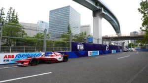 Oliver Rowland of Great Britain driving the (23) Nissan Formula E Team Nissan e-4ORCE 05 on track during Practice, ahead of the Tokyo E-Prix, Round 8 of the 2025 FIA Formula E World Championship at Tokyo Street Circuit on May 16, 2025 in Tokyo, Japan
