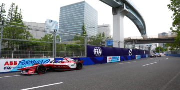Oliver Rowland of Great Britain driving the (23) Nissan Formula E Team Nissan e-4ORCE 05 on track during Practice, ahead of the Tokyo E-Prix, Round 8 of the 2025 FIA Formula E World Championship at Tokyo Street Circuit on May 16, 2025 in Tokyo, Japan