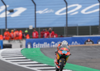 Jose Antonio Rueda prevails in last-to-first Silverstone Moto3 victory