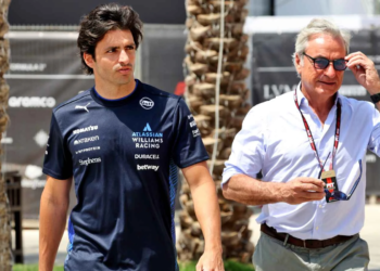 Carlos Sainz Jr. believes his father’s straightforward approach could help reduce the politics in the FIA.