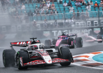 Esteban Ocon praised the FIA F1 race director for his handling of the Miami Sprint