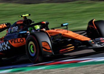 Lando Norris (GBR) McLaren MCL39. 16.05.2025. Formula 1 World Championship, Rd 7, Emilia Romagna Grand Prix, Imola, Italy, Practice Day