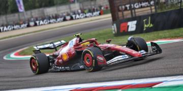 Lewis Hamilton has some ideas to solve Ferrari's one-lap woes