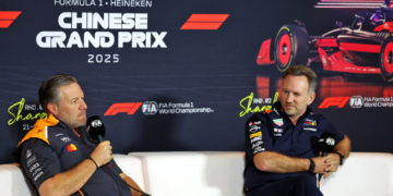 (L to R): Zak Brown (USA) McLaren Executive Director and Christian Horner (GBR) Red Bull Racing Team Principal in the FIA Press Conference. 21.03.2025. Formula 1 World Championship, Rd 2, Chinese Grand Prix, Shanghai, China, Sprint Qualifying Day