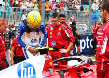 Lewis Hamilton (GBR) Ferrari SF-25 on the grid. 03.05.2025. Formula 1 World Championship, Rd 6, Miami Grand Prix, Miami, Florida, USA, Sprint and Qualifying Day