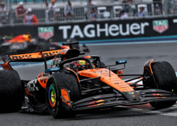 Oscar Piastri (AUS) McLaren MCL39. 03.05.2025. Formula 1 World Championship, Rd 6, Miami Grand Prix, Miami, Florida, USA, Sprint and Qualifying Day