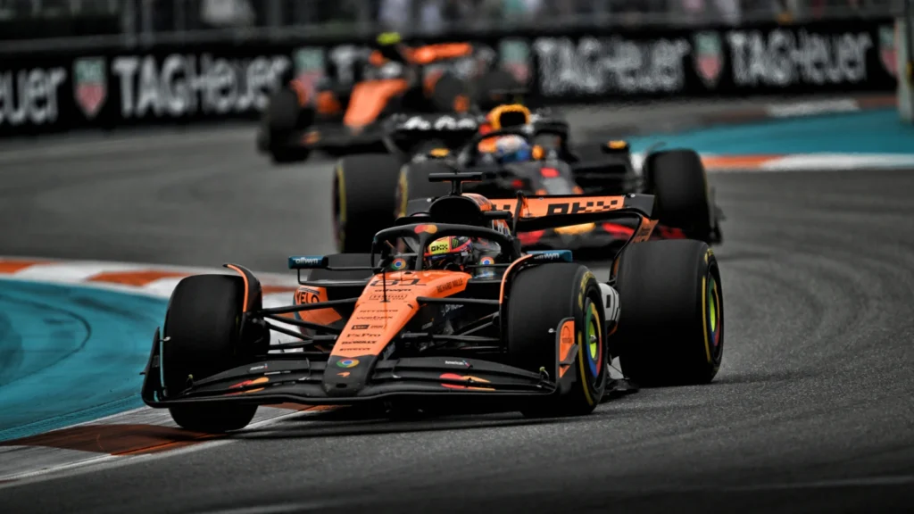 Oscar Piastri (AUS) McLaren MCL39. 04.05.2025. Formula 1 World Championship, Rd 6, Miami Grand Prix, Miami, Florida, USA, Race Day