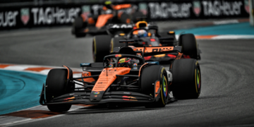 Oscar Piastri (AUS) McLaren MCL39. 04.05.2025. Formula 1 World Championship, Rd 6, Miami Grand Prix, Miami, Florida, USA, Race Day