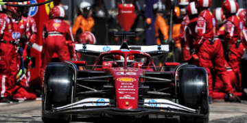 Charles Leclerc (MON) Ferrari SF-25 makes a pit stop. 18.05.2025. Formula 1 World Championship, Rd 7, Emilia Romagna Grand Prix, Imola, Italy, Race Day
