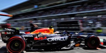 Yuki Tsunoda (JPN) Red Bull Racing RB21 leaves the pits. 31.05.2025. Formula 1 World Championship, Rd 9, Spanish Grand Prix, Barcelona, Spain, Qualifying Day