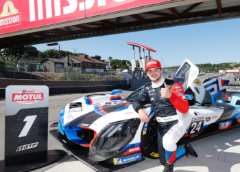 #24: BMW M Team RLL, BMW M Hybrid V8, GTP: Dries Vanthoor, Motul Pole Award, Pole