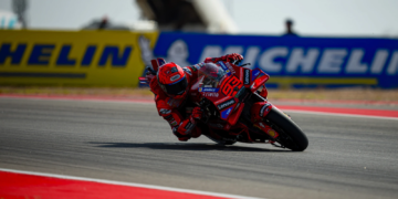Marc Marquez dominates in lights-to-flag Aragon MotoGP victory