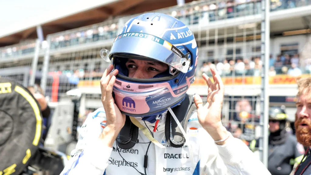 aption Alexander Albon (THA) Atlassian Williams Racing on the grid. 15.06.2025. Formula 1 World Championship, Rd 10, Canadian Grand Prix, Montreal, Canada, Race Day