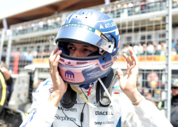 aption Alexander Albon (THA) Atlassian Williams Racing on the grid. 15.06.2025. Formula 1 World Championship, Rd 10, Canadian Grand Prix, Montreal, Canada, Race Day