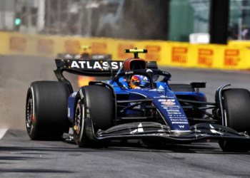 Carlos Sainz rescued a single point amid a challenging weekend for Williams in Canada